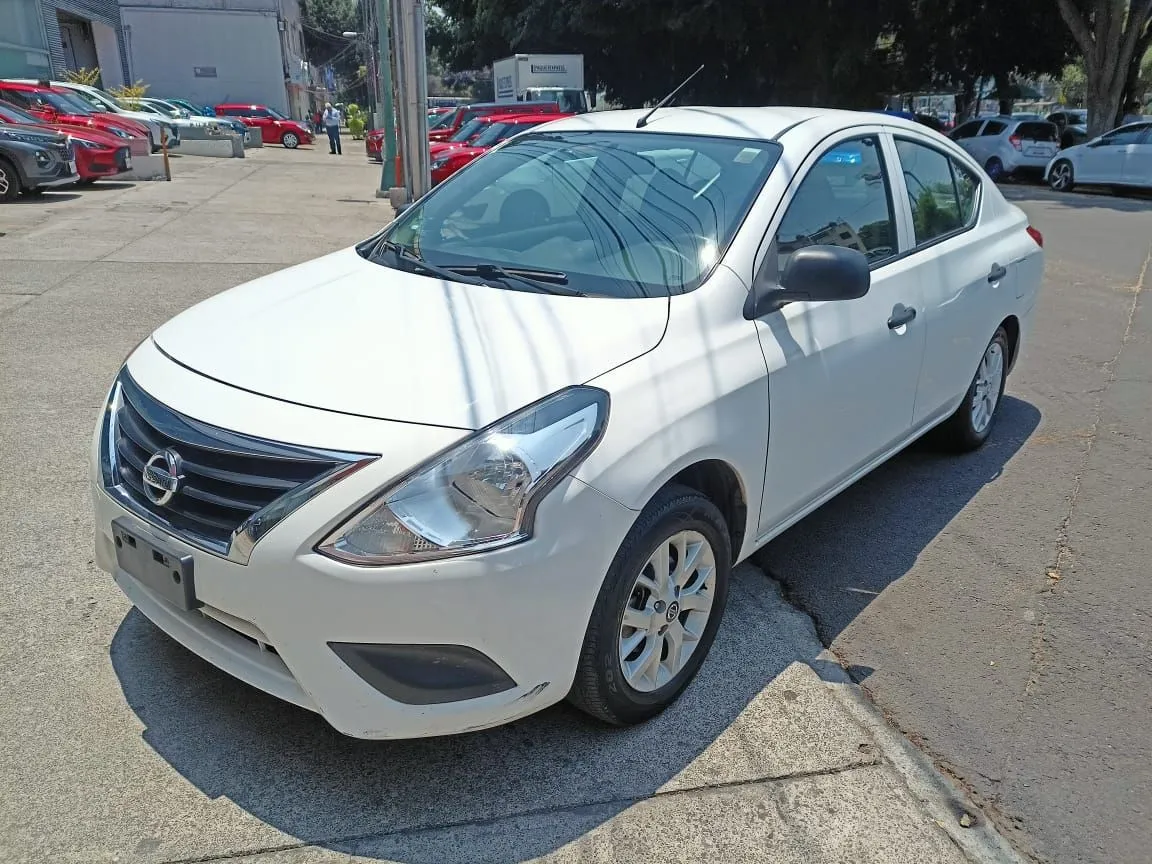 Nissan Versa 2021