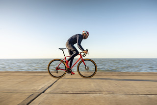 Bicicleta de triatlón vs de ruta: ¿cuál se adapta mejor a vos?