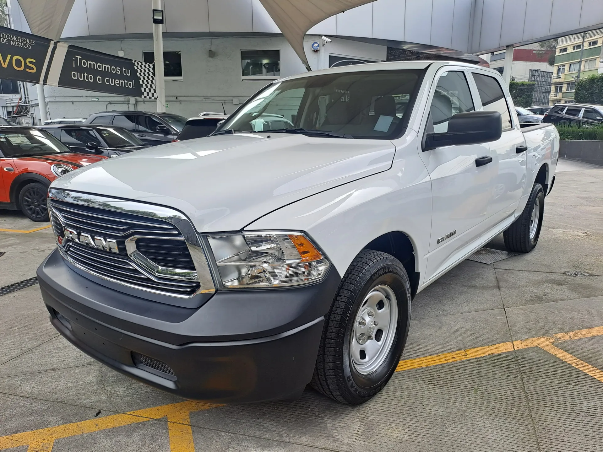 Ram 1500 Crew Cab Slt Trabajo V8 4x2