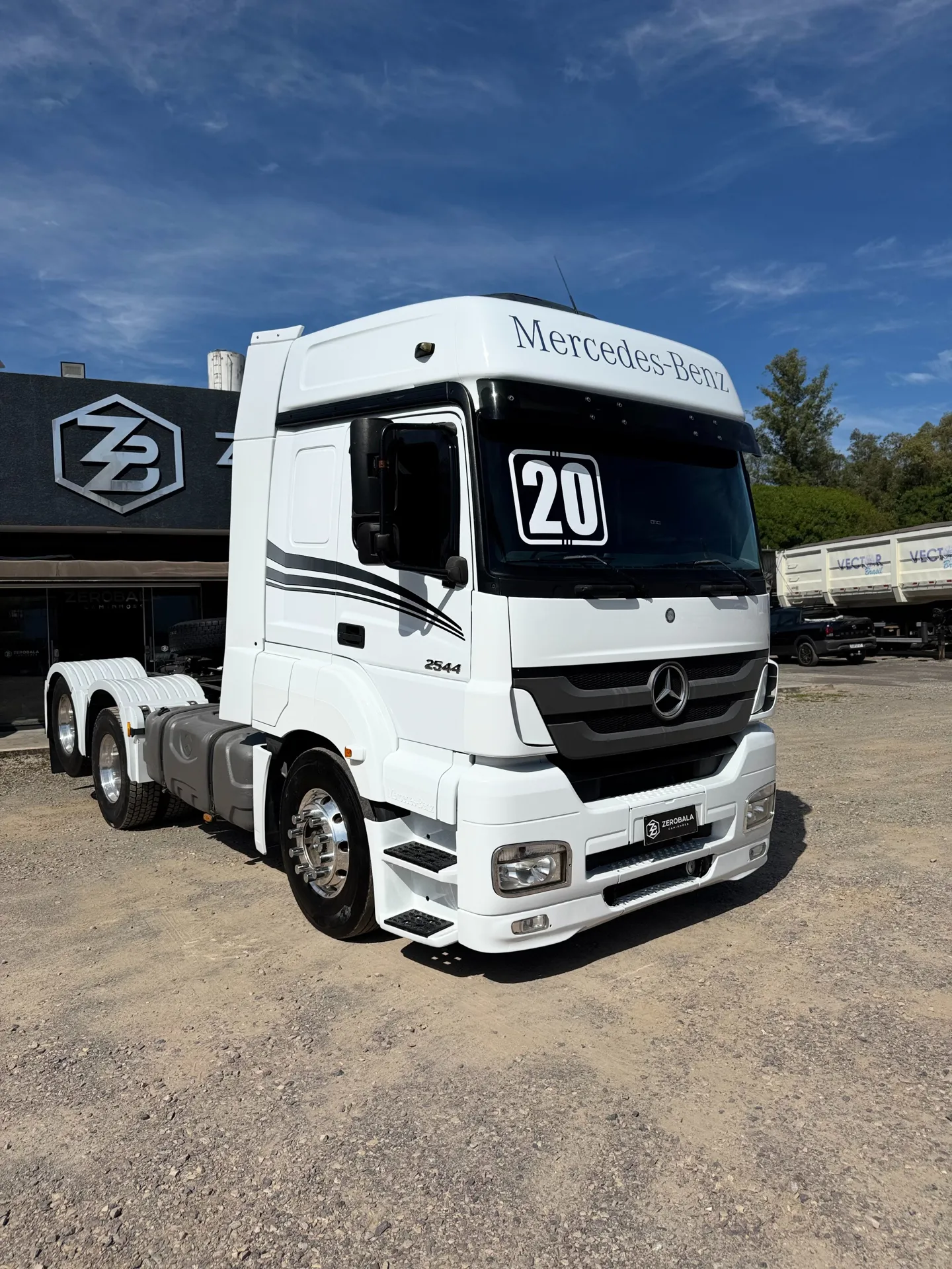 Mercedes Benz Axor 2544 2020 6x2 Teto Alto Km Baixo
