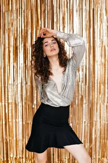  cómo crear un look con brillos PARA LAS FIESTAS