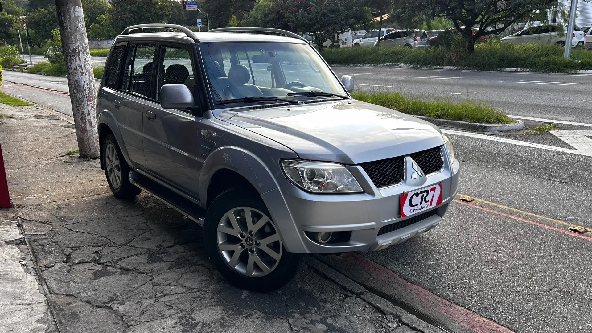 Mitsubishi Pajero Tr4 2.0 4x2 Flex Aut. 5p