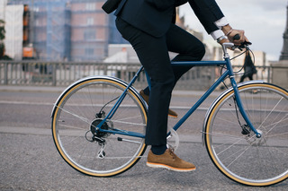 pessoa andando em bicicleta