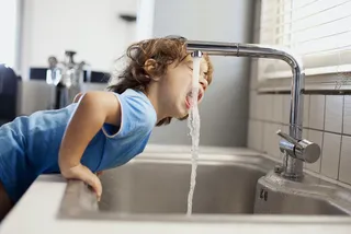 Asegure el suministro seguro de agua con las cajas de agua correctas
