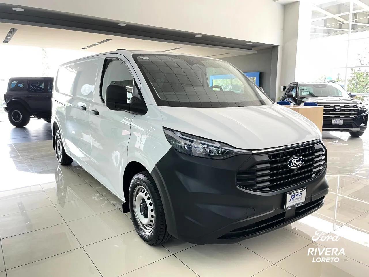 Ford Transit Custom Van Larga