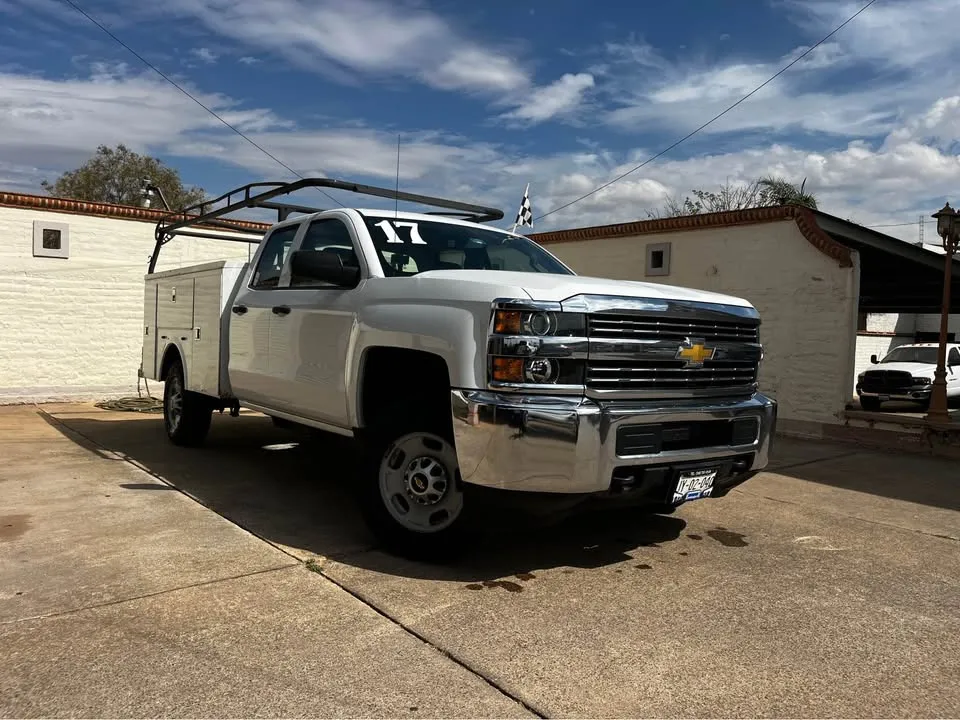 Chevrolet Silverado Super Ca 8 Birlos 2017