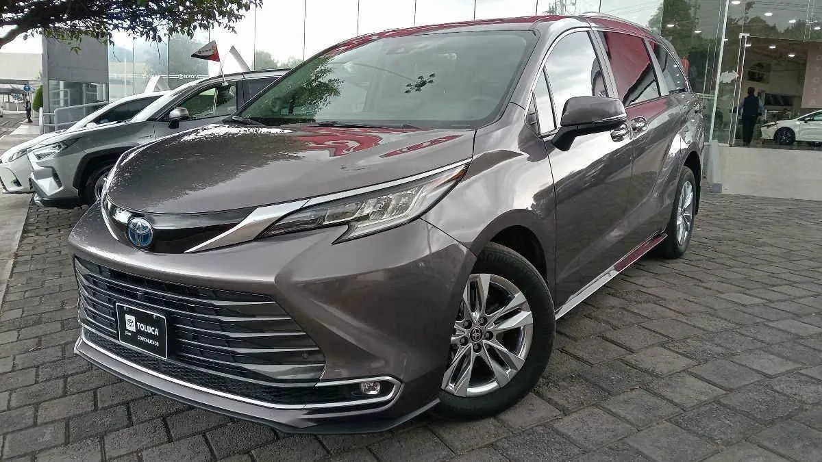 Toyota  Sienna  2022