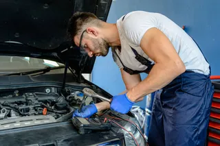aprenda como usar un cargador de bateria para carro 