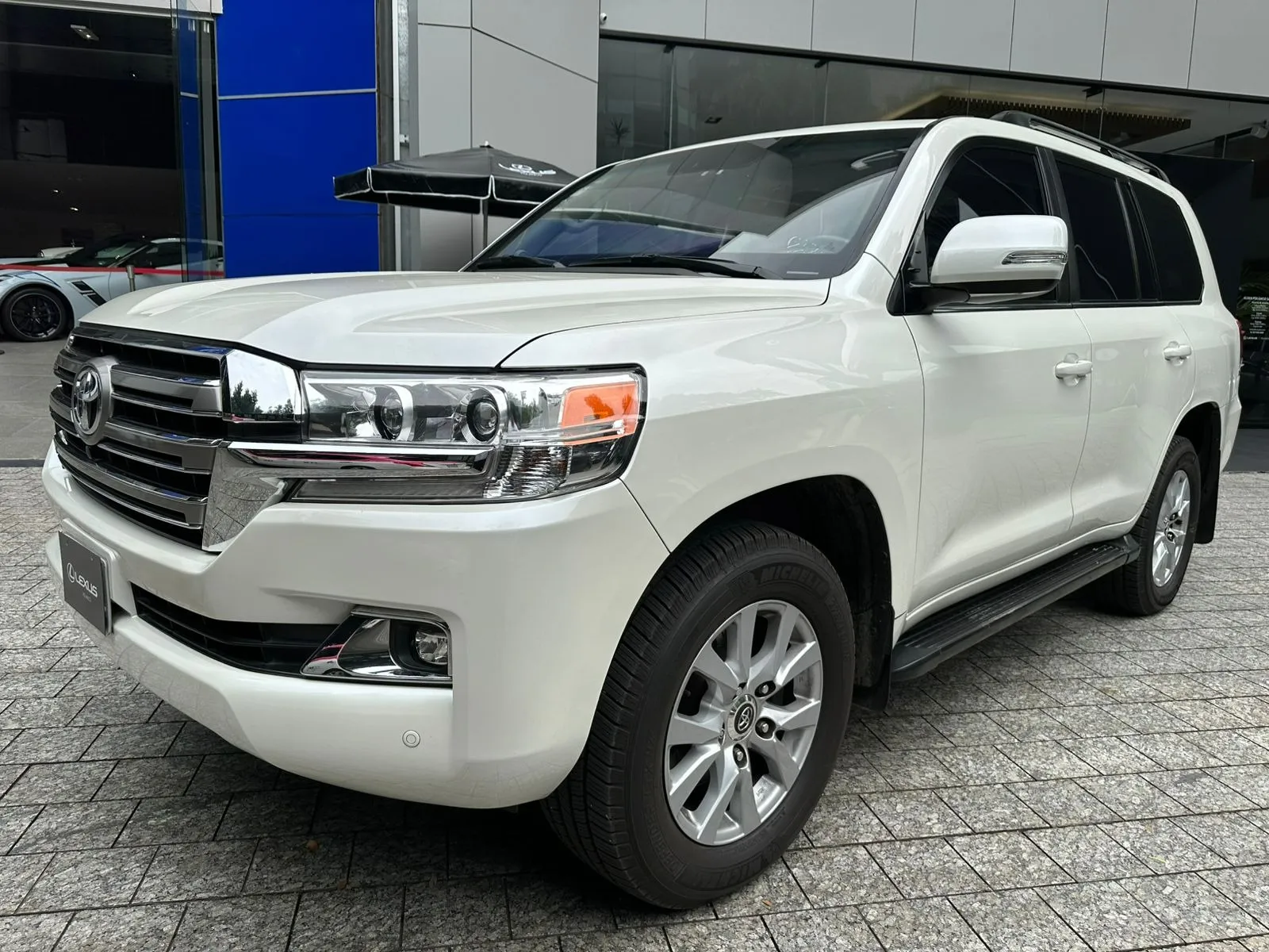 Toyota Land Cruiser 5.7 4x4 At