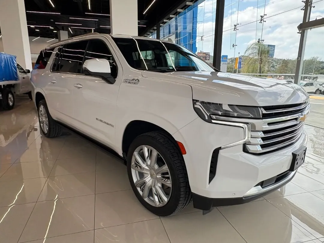Chevrolet Suburban 6.2 High Country 4x4 At