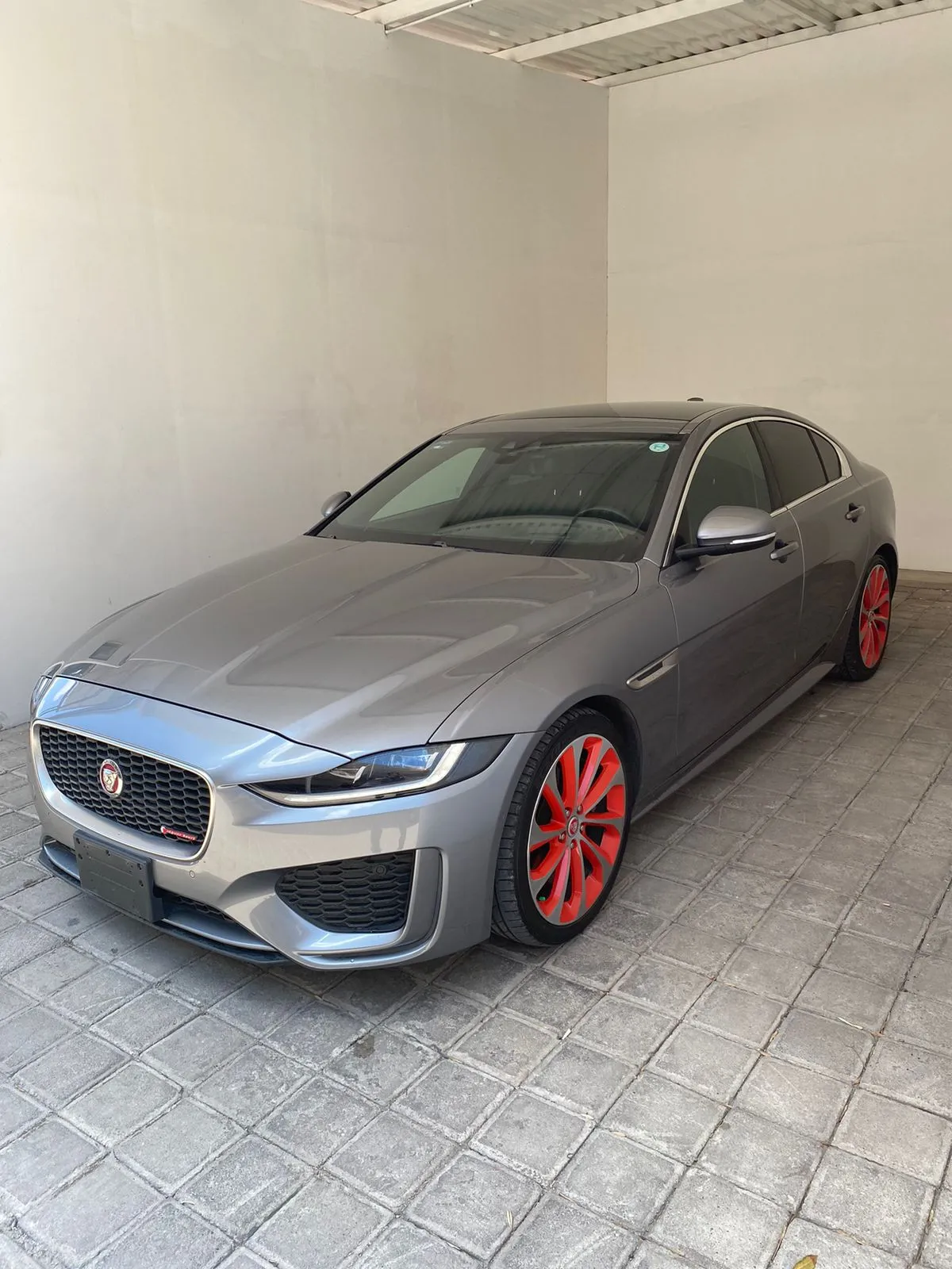 Jaguar Xe 2020