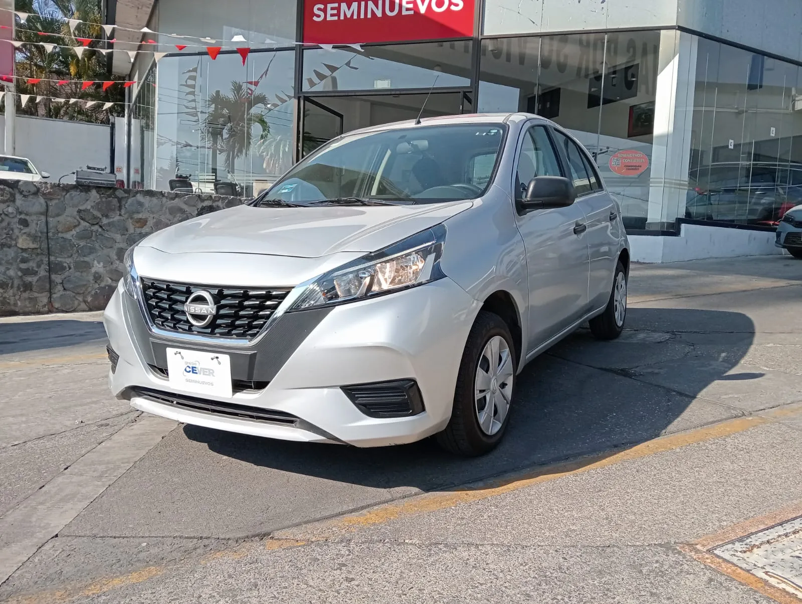 Nissan March 2023
