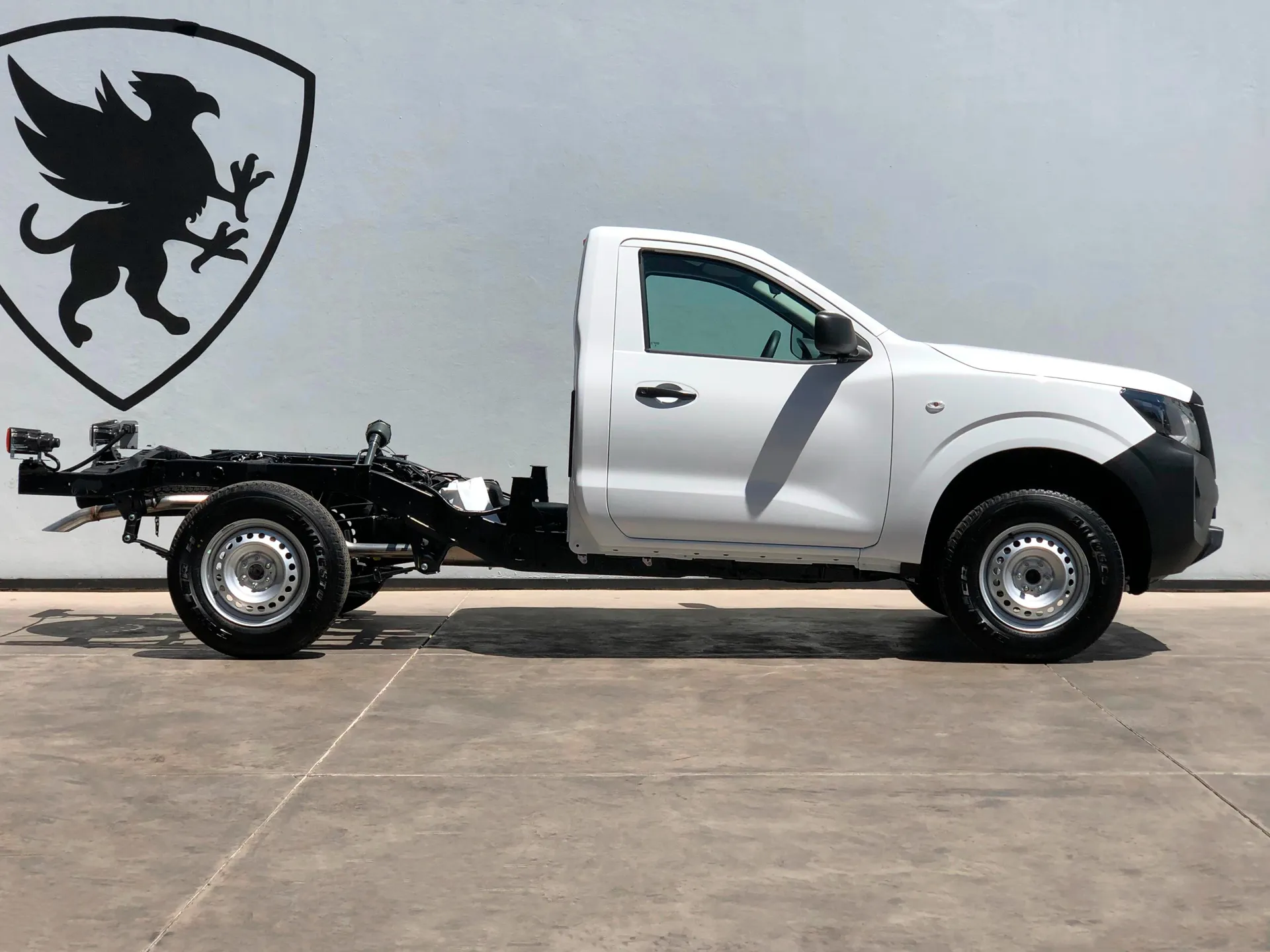 Nissan Np300 2.5 Chasis Cabina Mt Ac