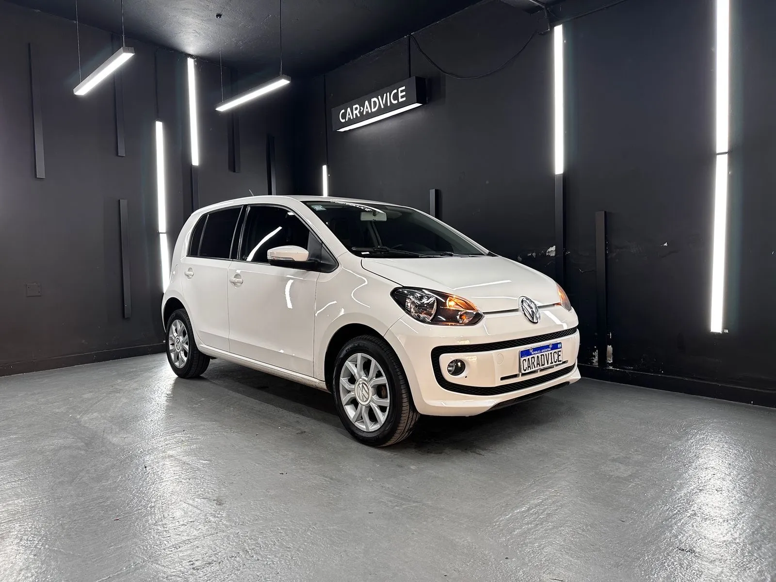 Volkswagen Up! 1.0 Highline 5p L14