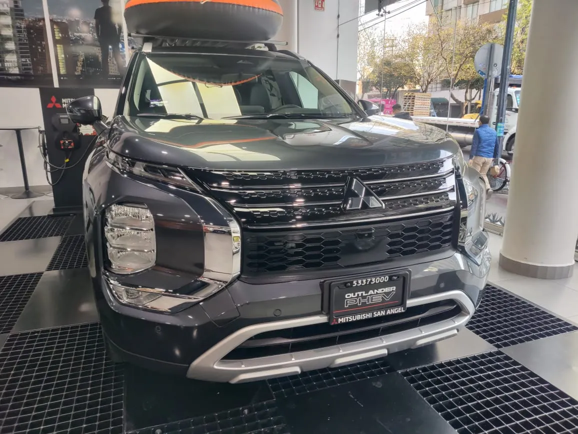 Outlander Phev Se Plus 2025