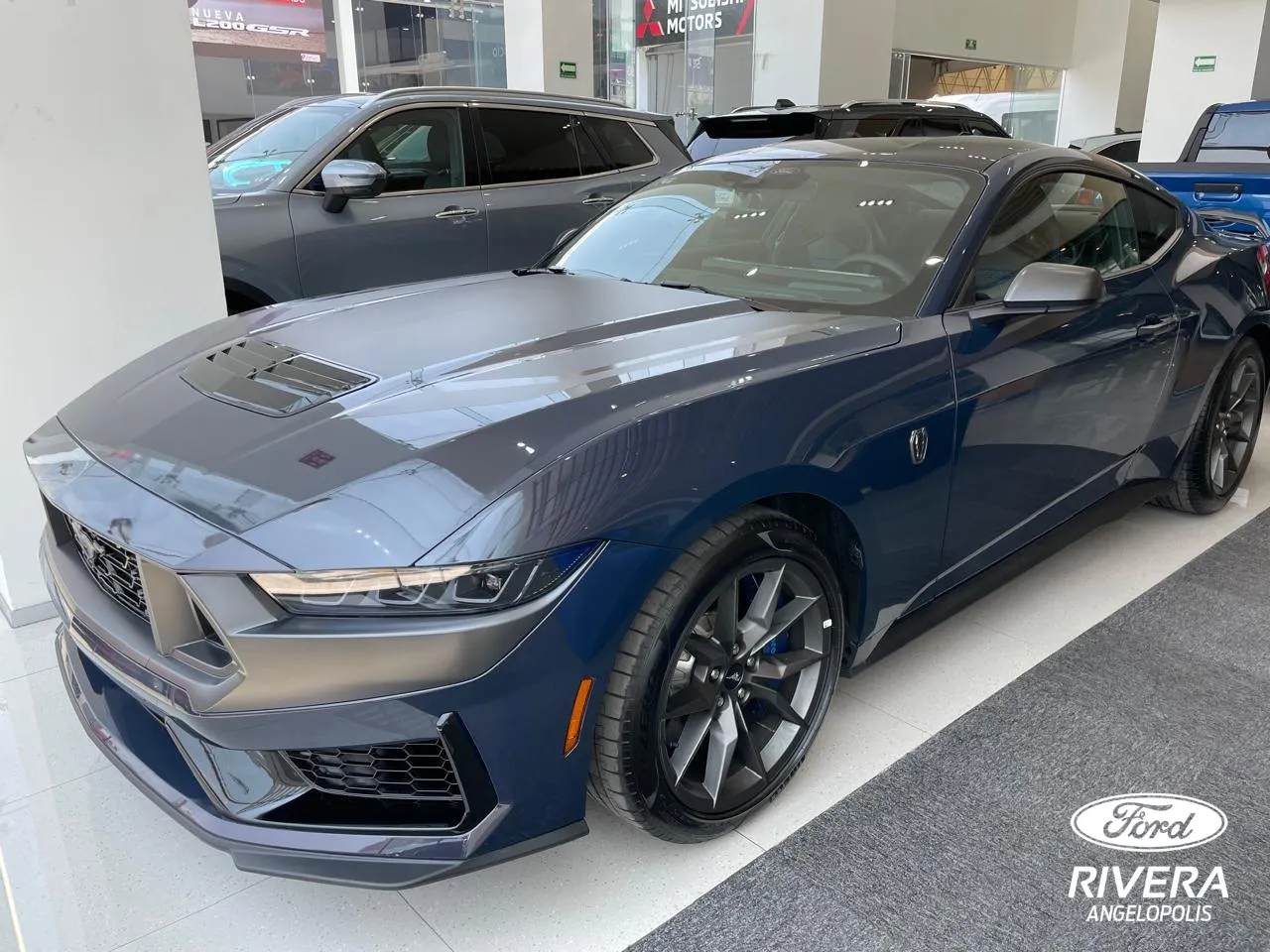Ford Mustang Dark Horse