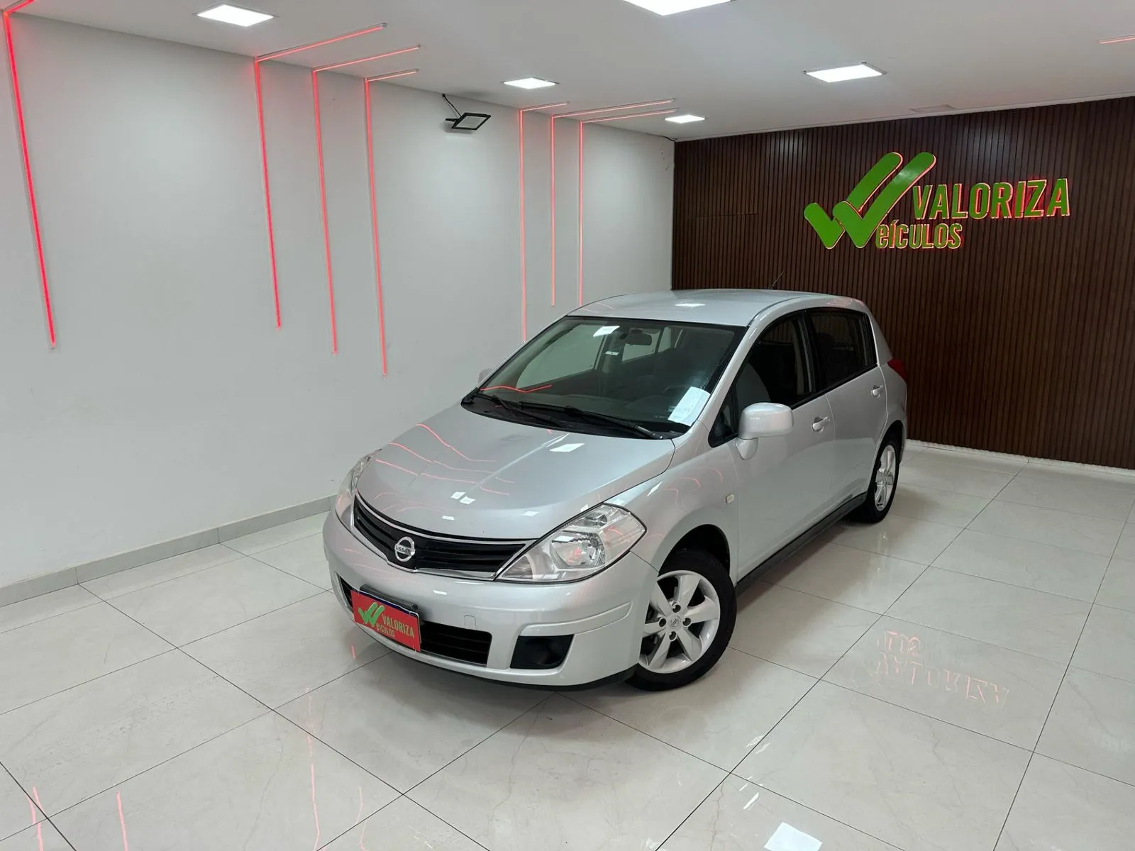 Nissan Tiida S 1.8/1.8 Flex 16v  Mec. 2012/2013