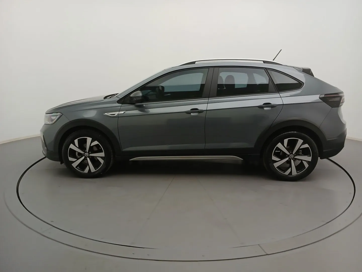 Volkswagen Nivus 1.0 200 Tsi Total Flex Highline Automático