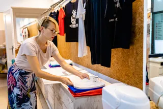 Guía completa para elegir los mejores tejidos para hacer camisetas