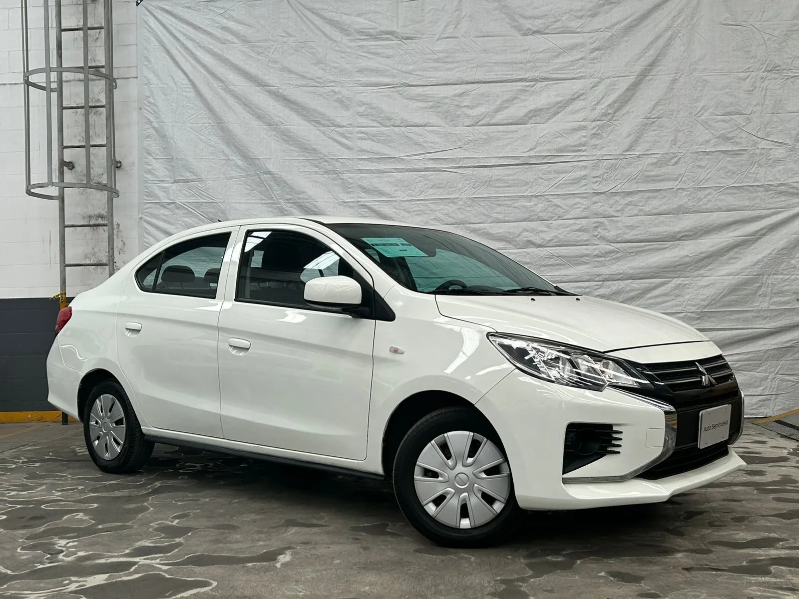 Mitsubishi Mirage 2023