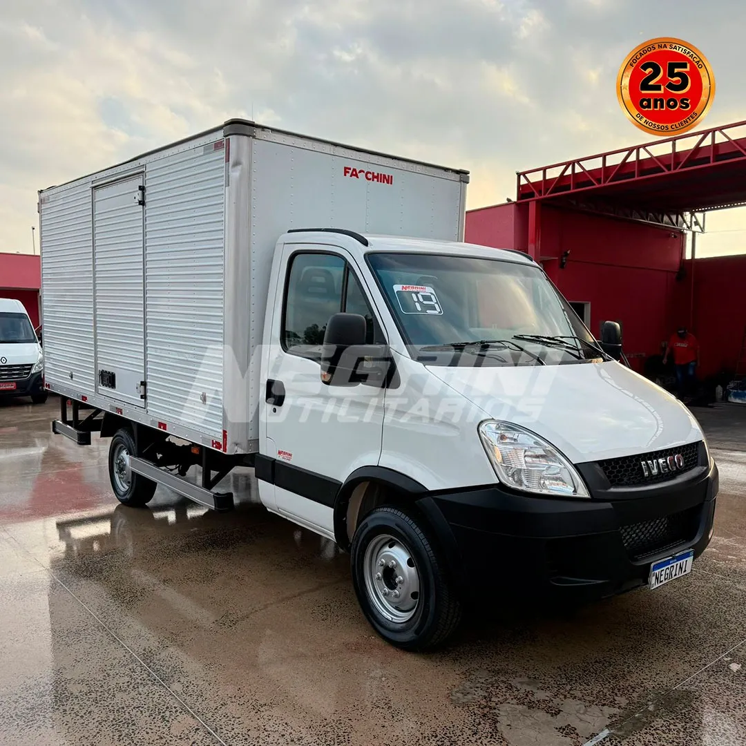 Iveco Daily Baú 35s14 2019 Completa