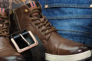 aprenda a limpiar correctamente sus botas goodyear 