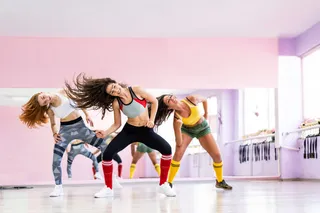 Pantalones de bailarina: elegancia y movimiento en una sola pieza