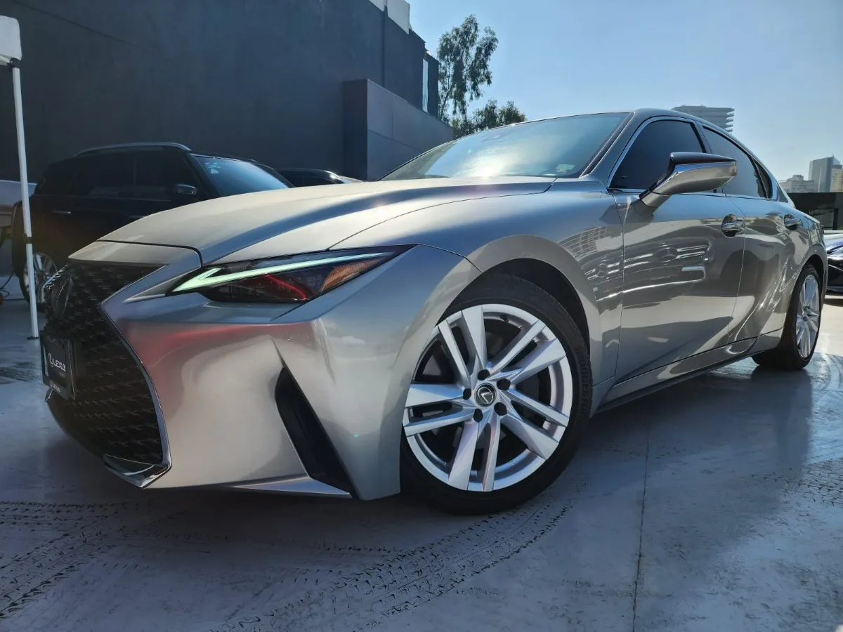 Lexus Is 300 Premium Aut 2023 3 Años De Garantia