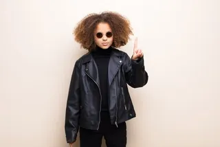 aprenda a combinar chamarras de mujer con sus looks diarios 