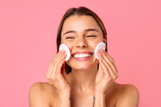 descubre los beneficios de las aguas micelares Garnier 