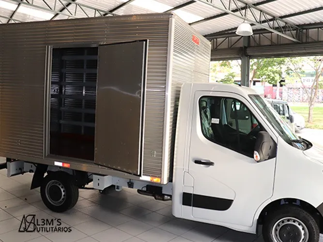Renault Master Chassi Com Baú 2.3 Dci Diesel 2026