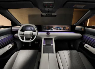 O interior do E5 Sportback oferece luxo, tecnologia e uma experiĂȘncia sensorial incrĂvel.