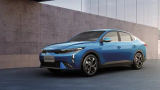 Kia promueve la gama K3 en Uruguay con sus versiones Sedán y Cross