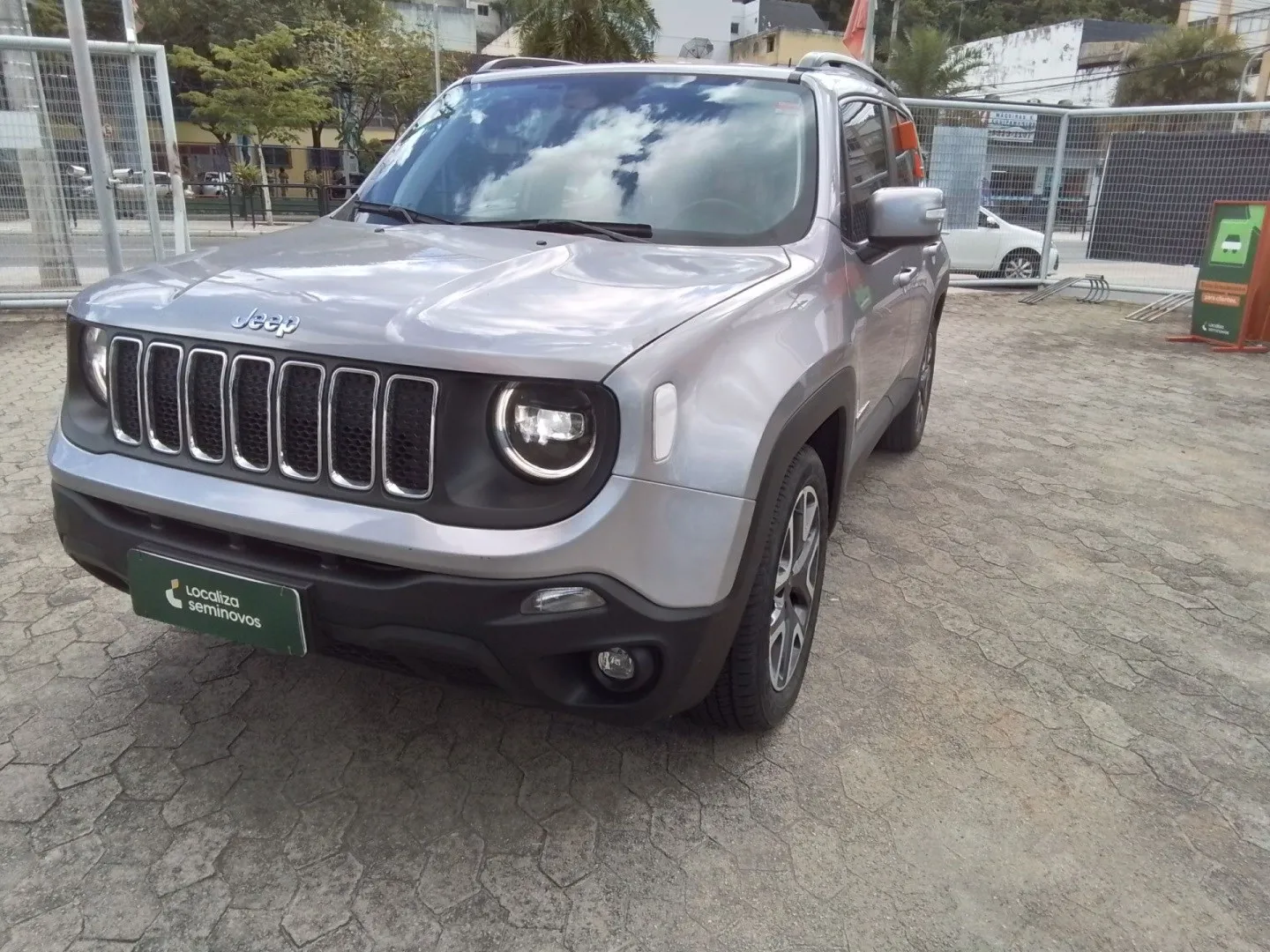Jeep Renegade 1.8 16v Flex Longitude 4p Automático
