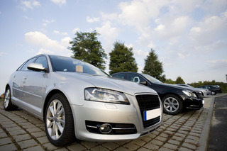 Antes de vender un auto, es importante preocuparse de verificar que todos los documentos del auto estén en regla. 