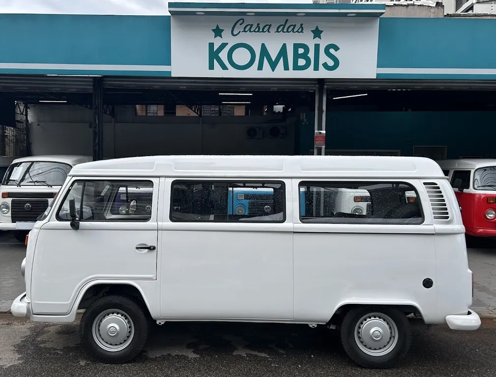 Volkswagen Kombi 1.4 Standard Total Flex 3p