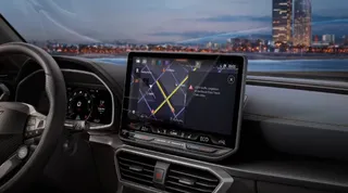 El nuevo Cupra Formentor 2025 ofrece un interior sofisticado, con pantalla de 12,9”, acabados en cobre y tapizados deportivos que combinan elegancia con tecnología. Crédito: https://www.cupraofficial.co/formentor
