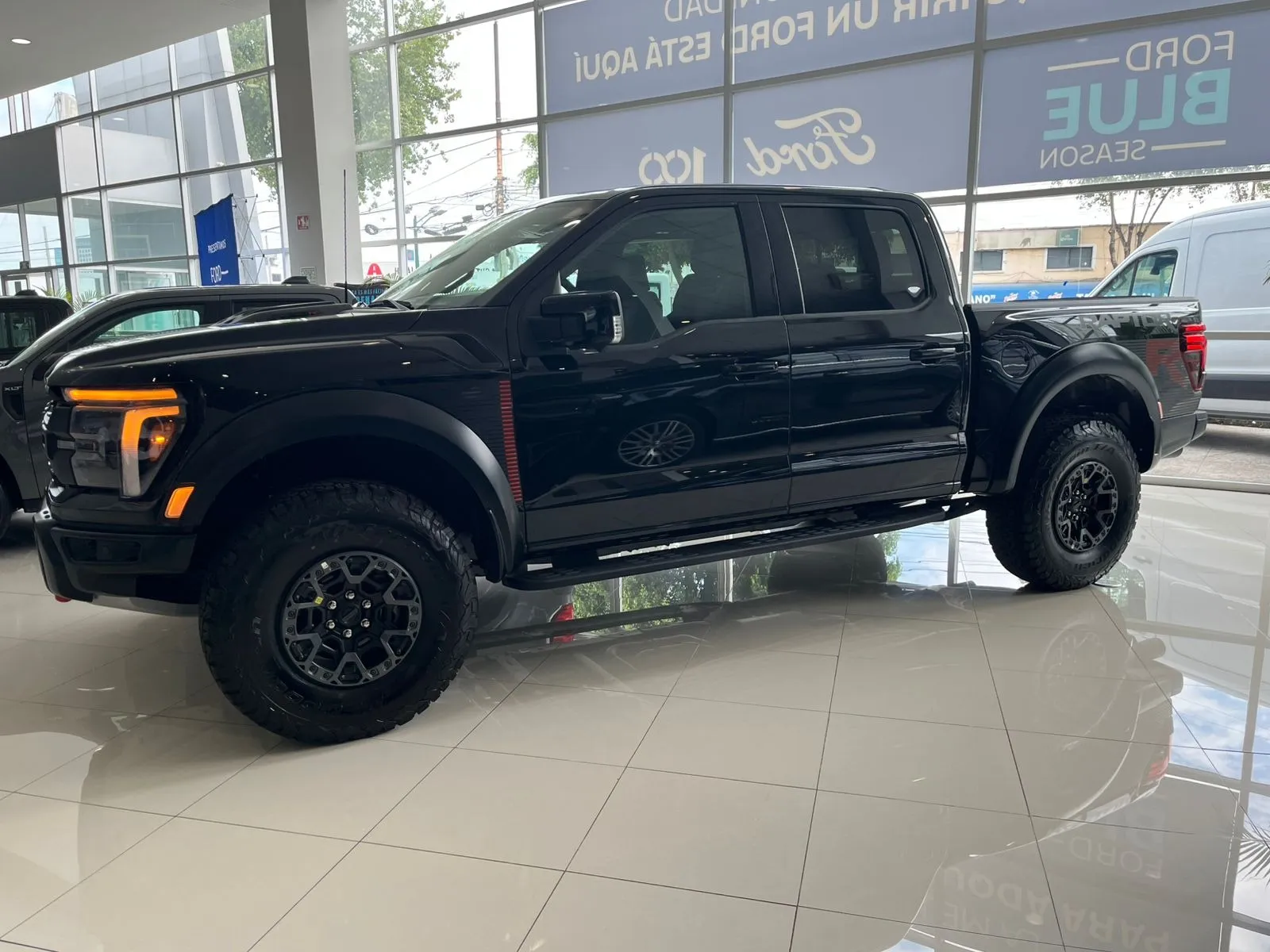 Ford Lobo Raptor, 4x4