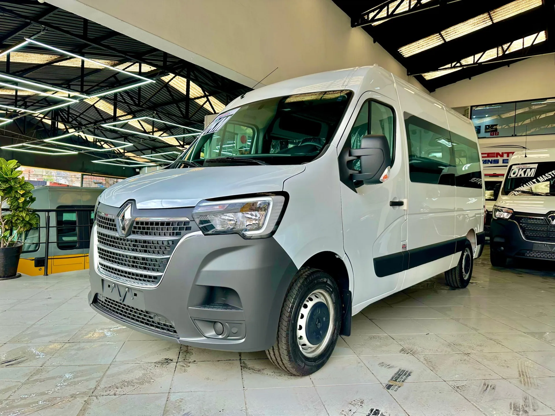 Renault Master 2.3 Dci Diesel Grand 16 Lugares L2h2 