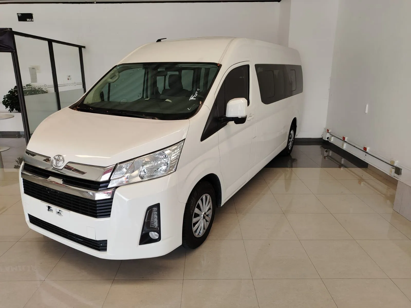 Toyota Hiace 12 Pasajeros 2021