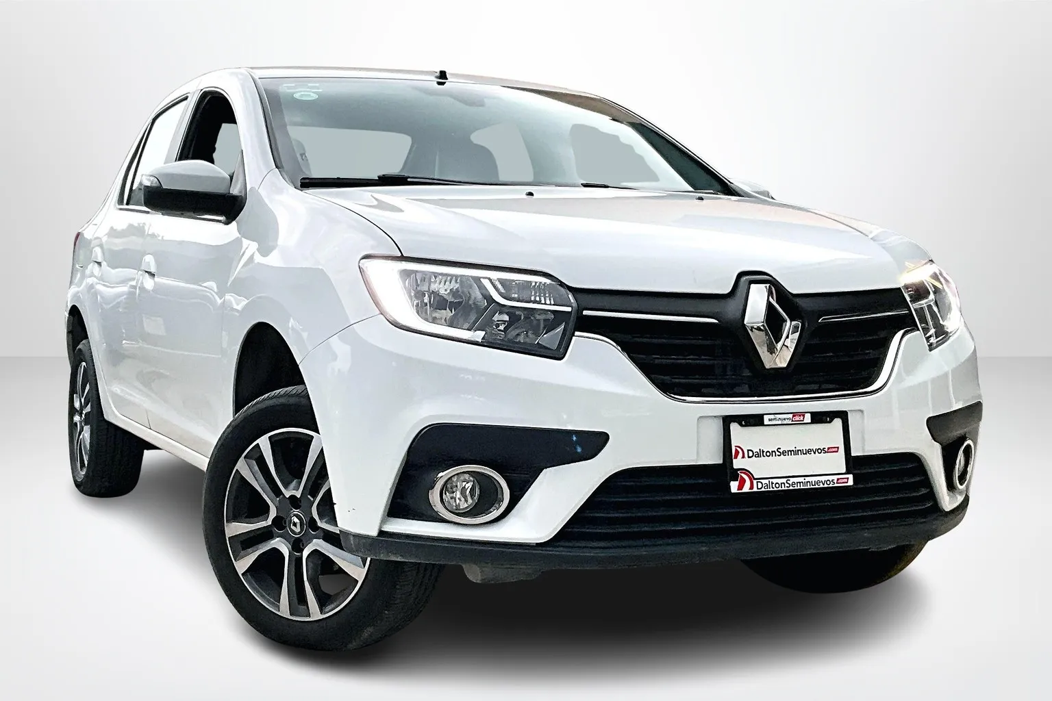 Renault Logan 2024