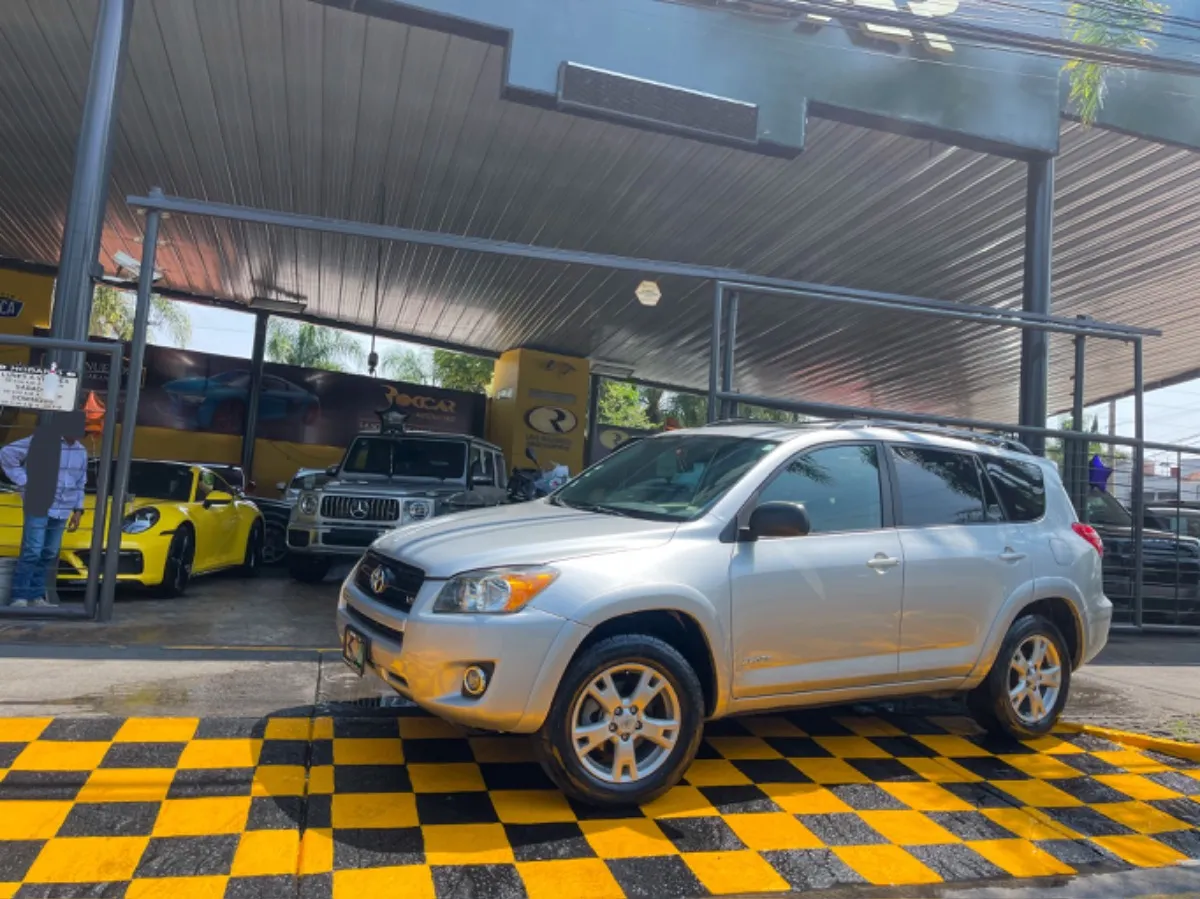 Toyota Rav4 V6 2010 