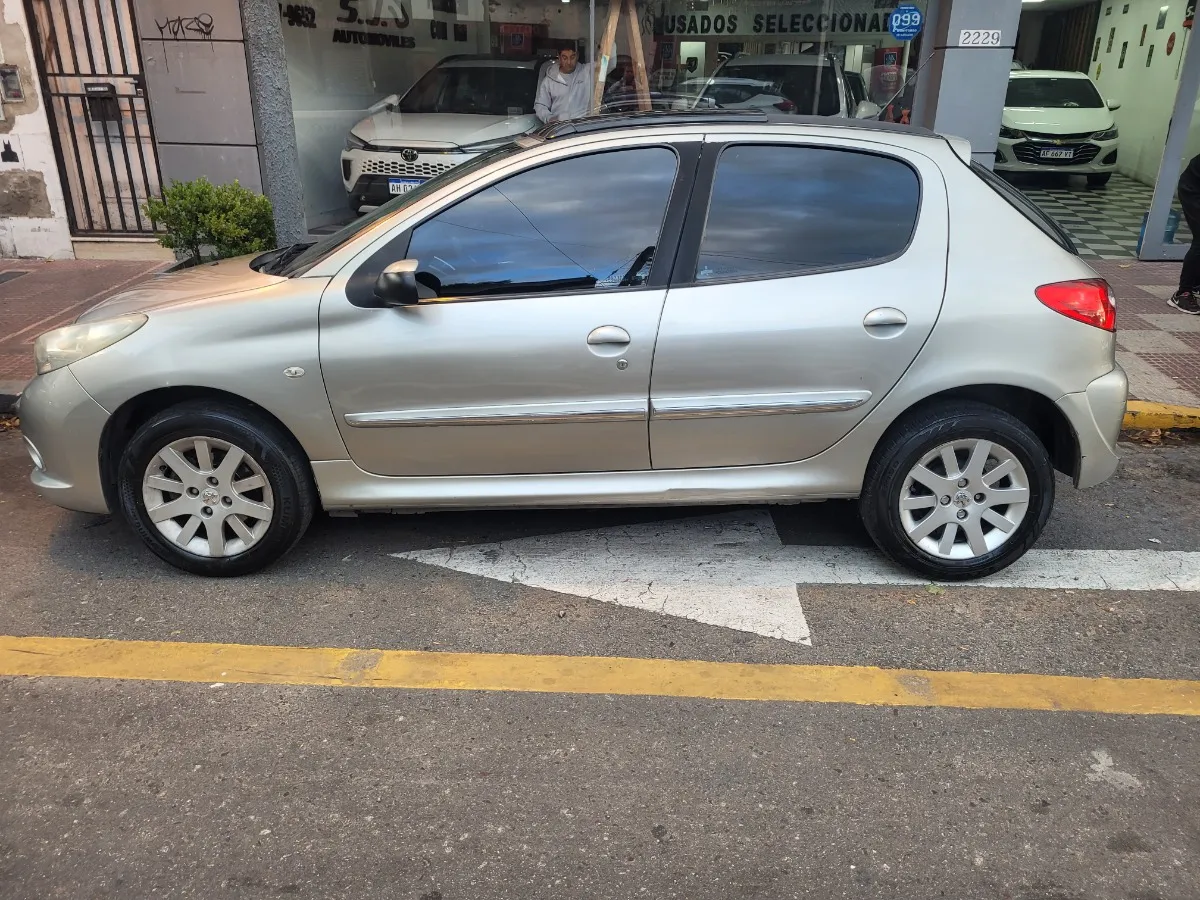 Peugeot 207 1.6 Xt 5ptas C/techo 2011