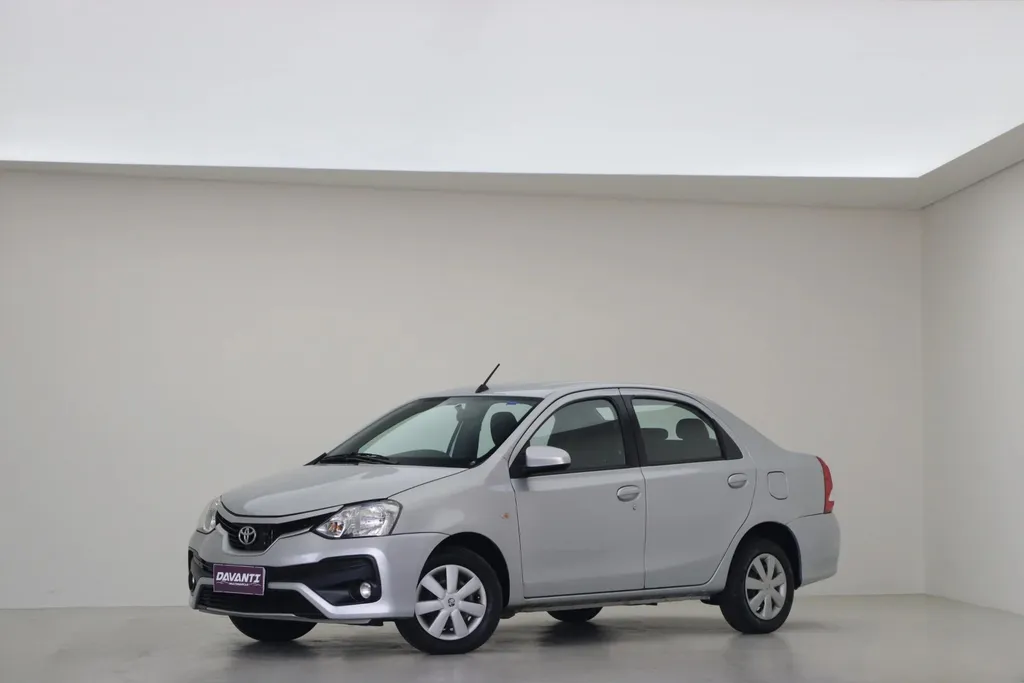 Toyota Etios Sedan Flex Automático