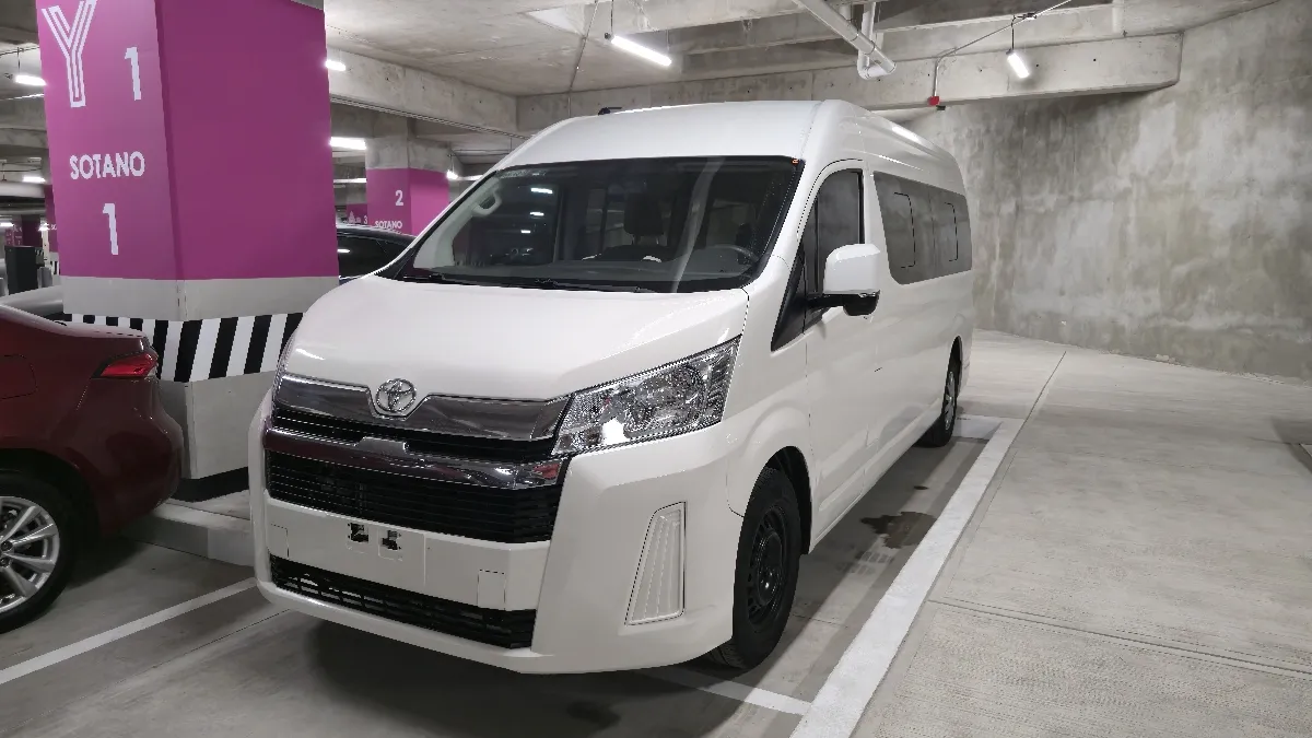 Toyota  Hiace  2021
