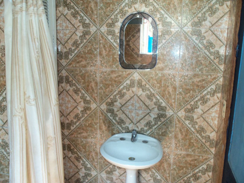 Residencia Hogar Habitación En Alquiler .cuarto Individual