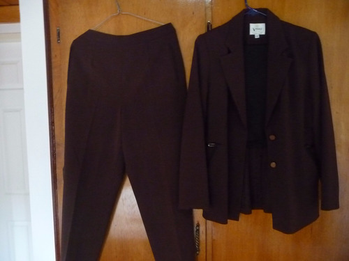 Elegante Conjunto De Blazer, Pantalón Y Blusa Para Dama