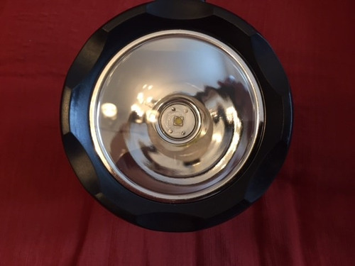 Imagen 2 de 6 de Linterna Led 15wts ( Unica La Mas Potente Del Mercado )