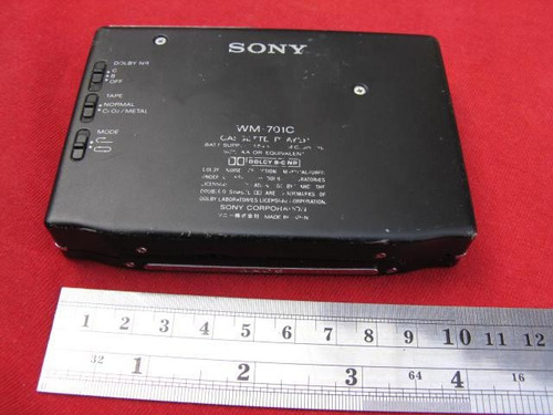 Psicodelia: Walkman Sony Wm-701 C No Cierra No Funciona Wkm (Usado)