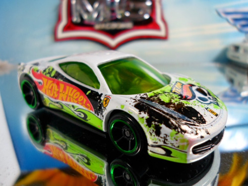 Hot Wheels Ferrari 458 Italia Challenge 81/2013 Lacrado